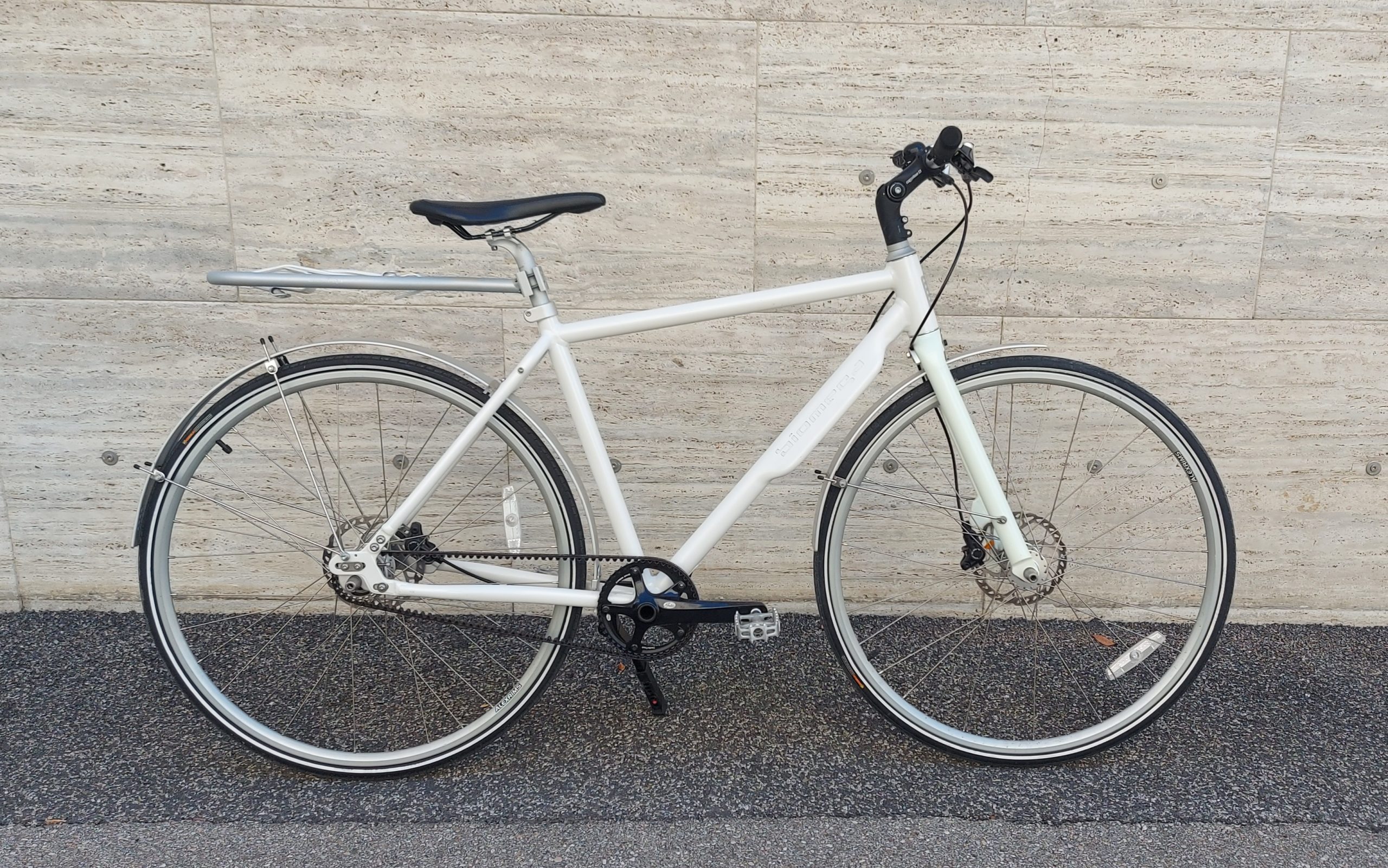 greenbike pesaro-assistenza bici pesaro-bici con la cinghia-Biomega New York 28